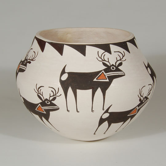 Dolores Lewis Pottery C3658D